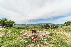 EQUESTRIAN ESTATE FOR SALE IN VALDORCIA, TUSCANY