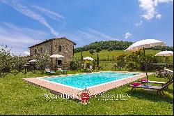 STUNNING ORGANIC ESTATE FOR SALE IN PIENZA, VAL D'ORCIA