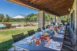 RESTORED FARMHOUSE WITH POOL FOR SALE ON LAKE TRASIMENO, UMBRIA