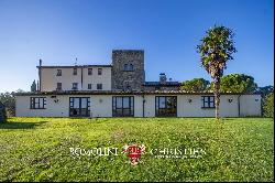 COUNTRY HOUSE WITH RESTAURANT AND VINEYARD FOR SALE IN UMBRIA