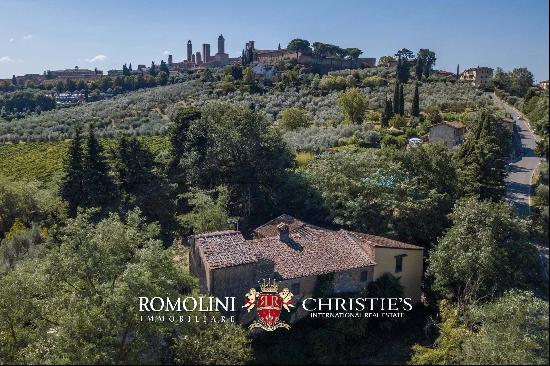 COUNTRY HOUSE FOR SALE IN SAN GIMIGNANO, TUSCANY