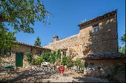 COUNTRY HOUSE FOR SALE IN SAN GIMIGNANO, TUSCANY