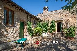 COUNTRY HOUSE FOR SALE IN SAN GIMIGNANO, TUSCANY