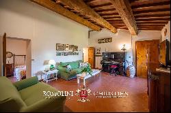 COUNTRY HOUSE FOR SALE IN SAN GIMIGNANO, TUSCANY