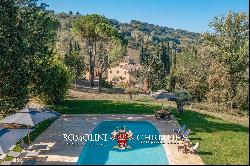 LUXURY RESTORED HAMLET FOR SALE IN CHIANTI, TUSCANY