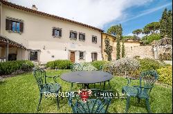 VILLA STORICA CON PISCINA IN VENDITA A FIRENZE, TOSCANA