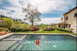 VILLA STORICA CON PISCINA IN VENDITA A FIRENZE, TOSCANA