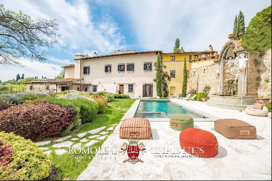 VILLA STORICA CON PISCINA IN VENDITA A FIRENZE, TOSCANA