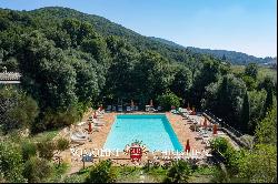 RURAL HAMLET WITH POOL FOR SALE IN CASOLE D'ELSA, TUSCANY