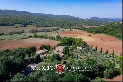 RURAL HAMLET WITH POOL FOR SALE IN CASOLE D'ELSA, TUSCANY