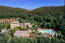 RURAL HAMLET WITH POOL FOR SALE IN CASOLE D'ELSA, TUSCANY