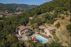 COUNTRY HOUSE WITH POOL FOR SALE IN CITTa DI CASTELLO