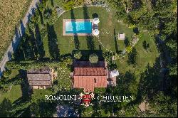 RESTORED COUNTRY VILLA WITH POOL FOR SALE IN CETONA, SIENA