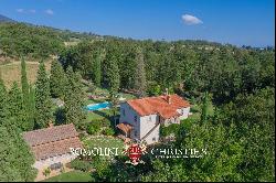 RESTORED COUNTRY VILLA WITH POOL FOR SALE IN CETONA, SIENA