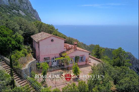 SEA VIEWVILLA WITH GUESTHOUSE FOR SALE, ARGENTARIO