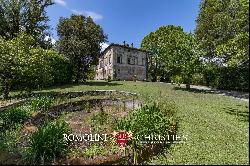 PERIOD VILLA WITH CHAPEL AND PARK FOR SALE IN LUCCA