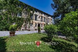 PERIOD VILLA WITH CHAPEL AND PARK FOR SALE IN LUCCA