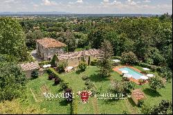 PERIOD VILLA WITH CHAPEL AND PARK FOR SALE IN LUCCA