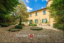 ESTATE WITH CHIANTI CLASSICO VINEYARDS AND VILLA FOR SALE