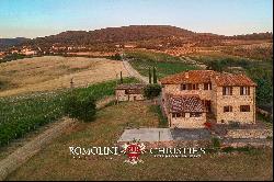 WINE ESTATE WITH 25.8 HA OF VINEYARDS FOR SALE IN CHIANTI CLASSICO, TUSCANY