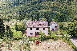 COUNTRY VILLA FOR SALE IN AREZZO, TUSCANY