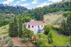 COUNTRY VILLA FOR SALE IN AREZZO, TUSCANY