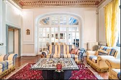 LUXURY PROPERTY FOR SALE TWO STEPS FROM PIAZZA DELLA SIGNORIA, FLORENCE