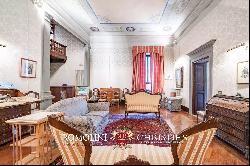 LUXURY PROPERTY FOR SALE TWO STEPS FROM PIAZZA DELLA SIGNORIA, FLORENCE