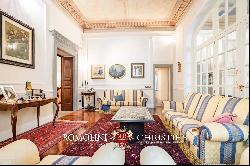 LUXURY PROPERTY FOR SALE TWO STEPS FROM PIAZZA DELLA SIGNORIA, FLORENCE