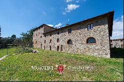 ESTATE WITH RURAL HAMLET FOR SALE IN GAIOLE IN CHIANTI, TUSCANY