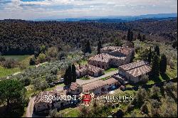 ESTATE WITH RURAL HAMLET FOR SALE IN GAIOLE IN CHIANTI, TUSCANY