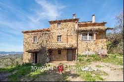 CONTRY HOUSE TO BE RESTORED FOR SALE IN AREZZO, TUSCANY