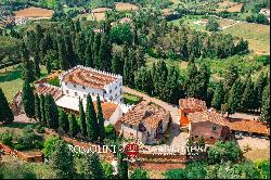 TUSCAN ESTATE WITH HISTORICAL VILLA AND VINEYARDS FOR SALE BETWEEN FLORENCE AND PISA