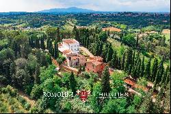 TUSCAN ESTATE WITH HISTORICAL VILLA AND VINEYARDS FOR SALE BETWEEN FLORENCE AND PISA