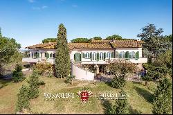 LUXURY VILLA WITH TENNIS COURT FOR SALE IN VINCI, TUSCANY