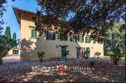 HISTORIC VILLA WITH VINEYARDS FOR SALE 30 KM FROM FLORENCE, CHIANTI