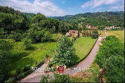 LUXURY COUNTRY HOUSE WITH POOL FOR SALE IN LUCCA, TUSCANY