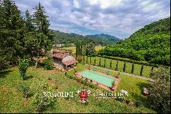 LUXURY COUNTRY HOUSE WITH POOL FOR SALE IN LUCCA, TUSCANY