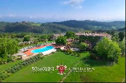 RESTORED HAMLET, ESTATE FOR SALE CHIANTI HILLS, SIENA