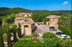 RESTORED HAMLET, ESTATE FOR SALE CHIANTI HILLS, SIENA