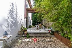 ELEGANT PERIOD VILLA WITH PARK FOR SALE IN TUSCANY