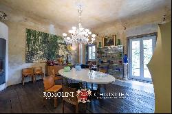 ELEGANT PERIOD VILLA WITH PARK FOR SALE IN TUSCANY