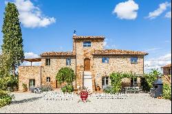 LUXURY COUNTRY HOUSE WITH POOL FOR SALE IN MONTEPULCIANO, TUSCANY