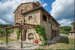 SUSTAINABLE FARMHOUSE FOR SALE IN ANGHIARI, TUSCANY