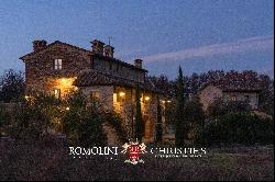 SUSTAINABLE FARMHOUSE FOR SALE IN ANGHIARI, TUSCANY