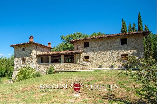 RESTORED COUNTRY HOUSE BOUTIQUE VINEYARD FOR SALE TUSCANY