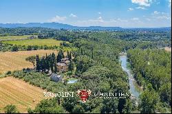 PERIOD VILLA WITH POOL AND GUESTHOUSE FOR SALE TUSCANY, AREZZO