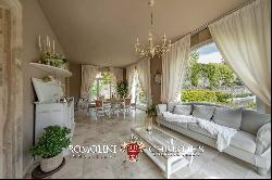 LUXURY MANSION FOR SALE IN FLORENCE, TUSCANY