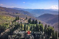 RESTORED HAMLET FOR SALE 30 MINUTES FROM FLORENCE, TUSCANY