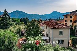 VILLA WITH GUESTHOUSE FOR SALE IN LUCCA, TUSCANY